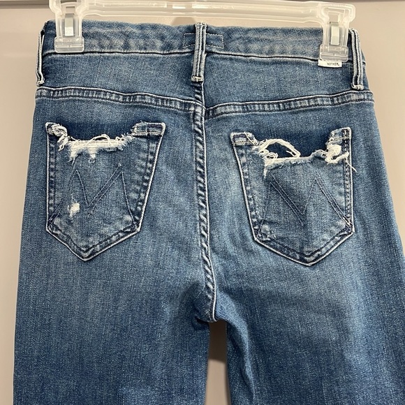 Mother High Waisted Looker Ankle Fray in Get Your Groove Back 24 - Picture 6 of 10